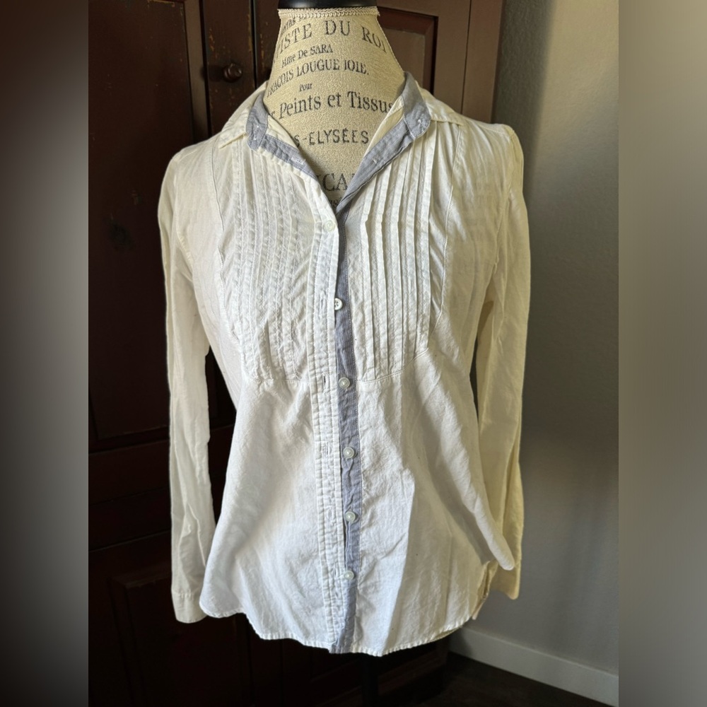 Gap Medium Tux Popover Button Down Shirt - image 1